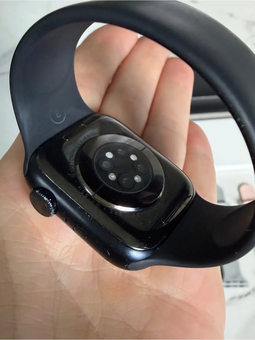 Apple Watch Series 8 (GPS) with Apple Stretch Band included!